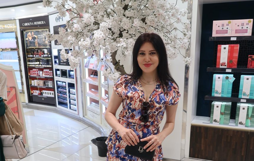 How to have more Meaningful Connections with People | 1st Week in Bulgaria: Update & Beautiful sensations from Guerlain La Petite Robe Noire
